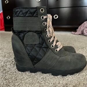 Sorel Women's Quilted Lace-Up Boots - Black and Gray